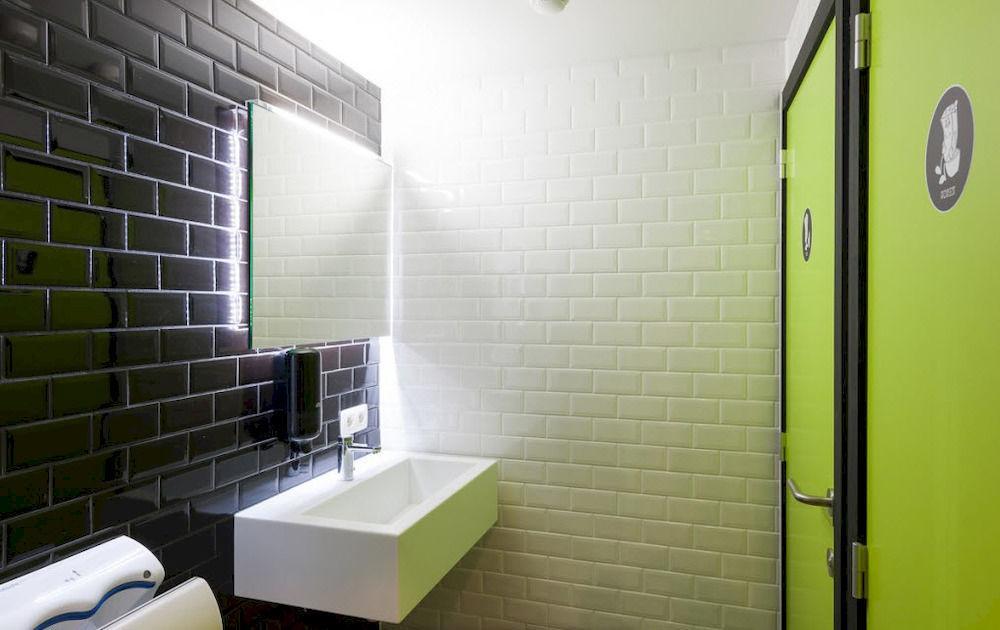 Backstay Hostel Гент Экстерьер фото